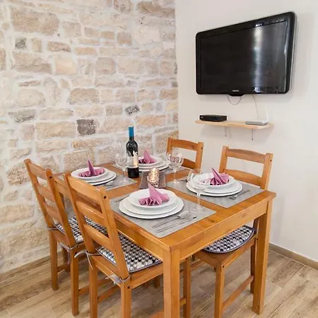 Appartement Irma Forum *
