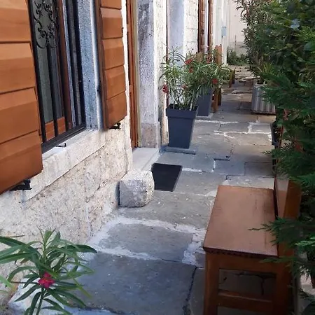 Irma Forum Apartments Apartman Póla